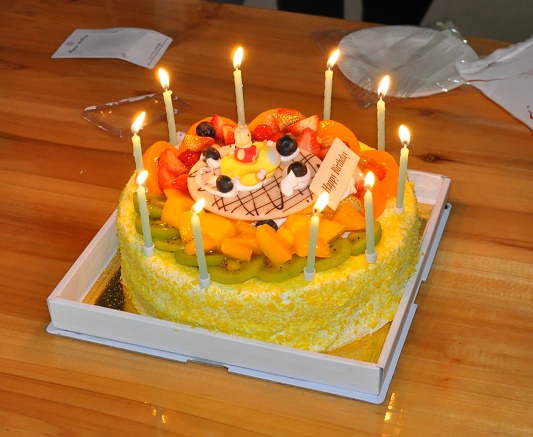 為二月生日的同事慶生